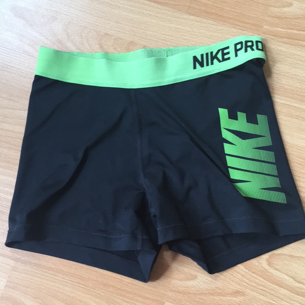 Nike pro dri-fit hypercool compression shorts m